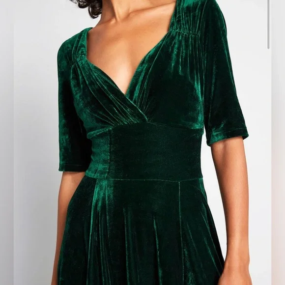 Modcloth Deep Green Velvet Midi Dress - Picture 2 of 9